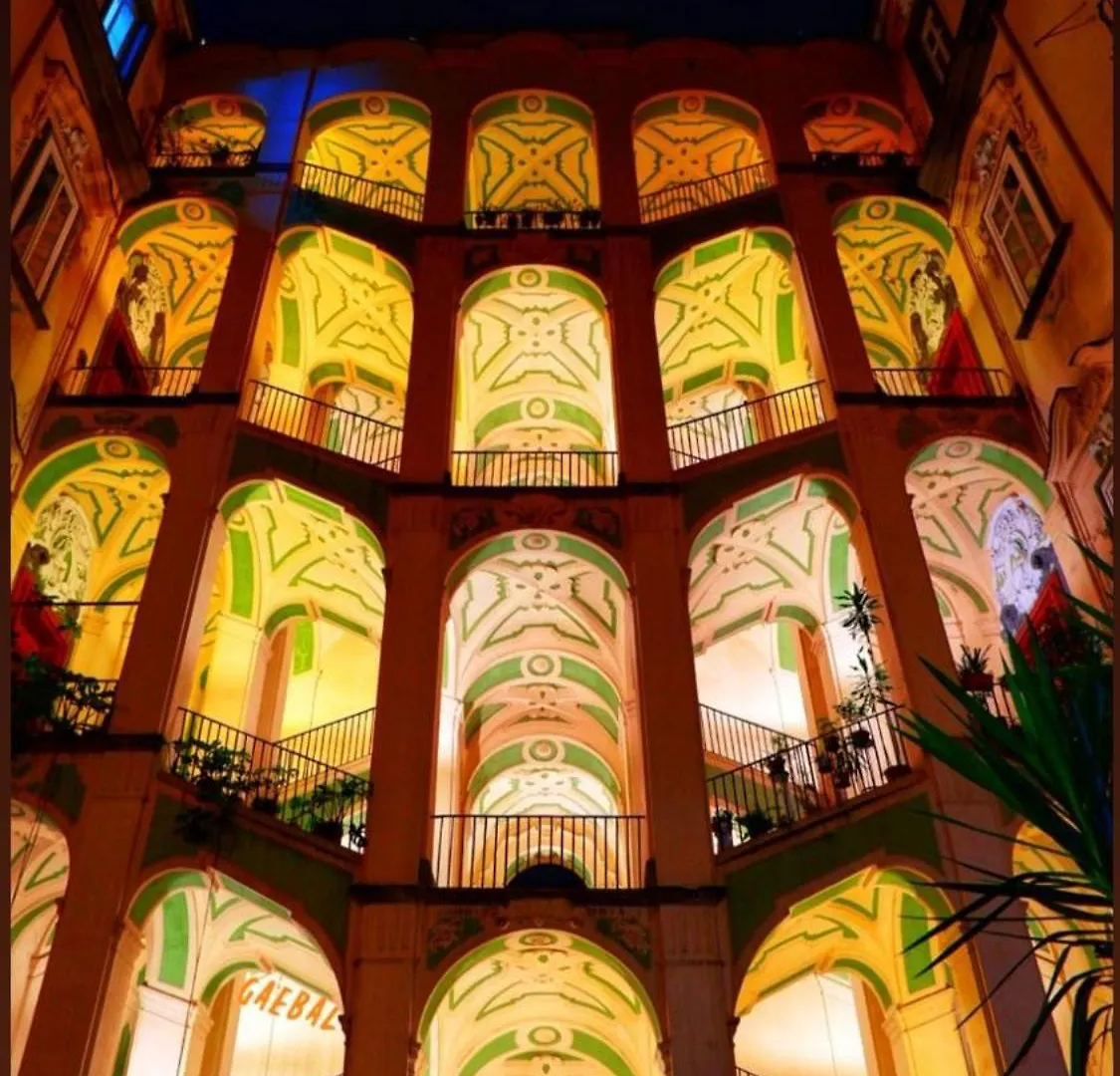 Irenetta'S Home نابولي